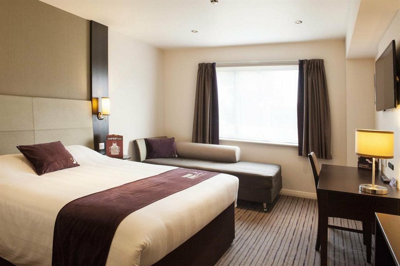 Premier Inn London Heathrow M4/J4 هيثرو المظهر الخارجي الصورة